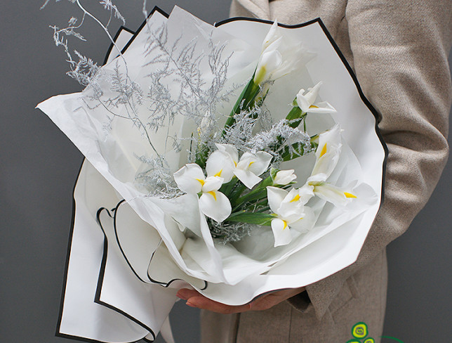 Bouquet of white irises photo